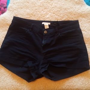 H&M black shorts